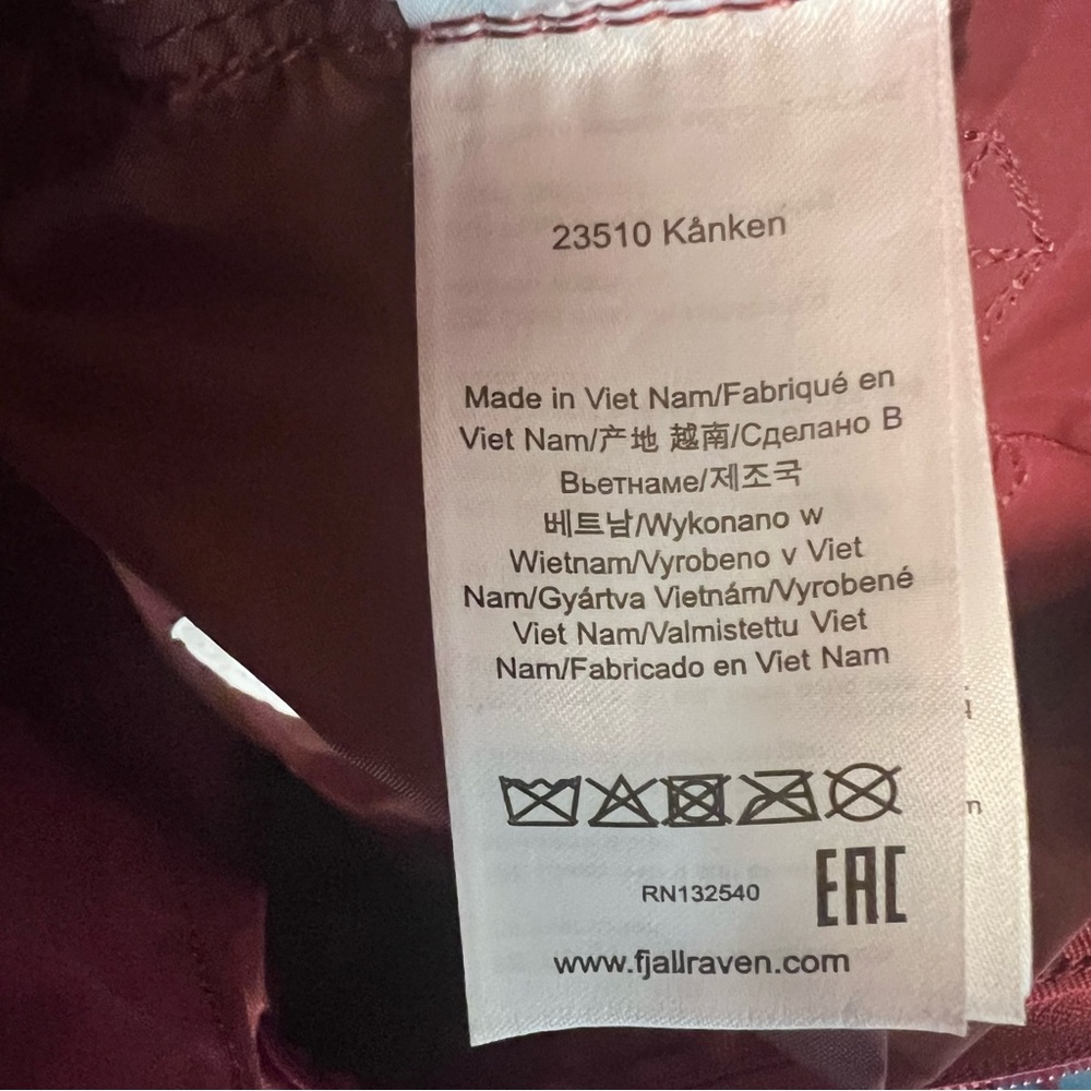 Fjallraven Kanken Classic Backpack - Picture 11 of 11